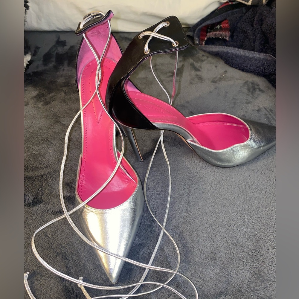 OSCAR TIYE silver and black stiletto sandals Size 41. Worn once. Real leather.